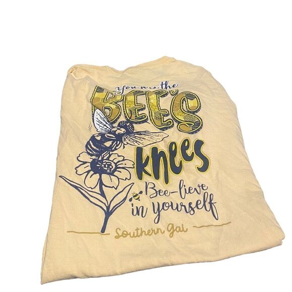 Southern Gal size medium “you are the bee’s knees bee-lieve in yourself” - Picture 2 of 2